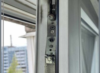 Замена фурнитуры окна